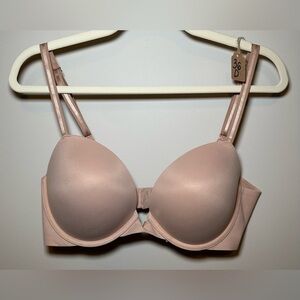 Victoria’s Secret Push-Up Bra Nude Beige‎ Underwire Adjustable Straps Smooth 36D